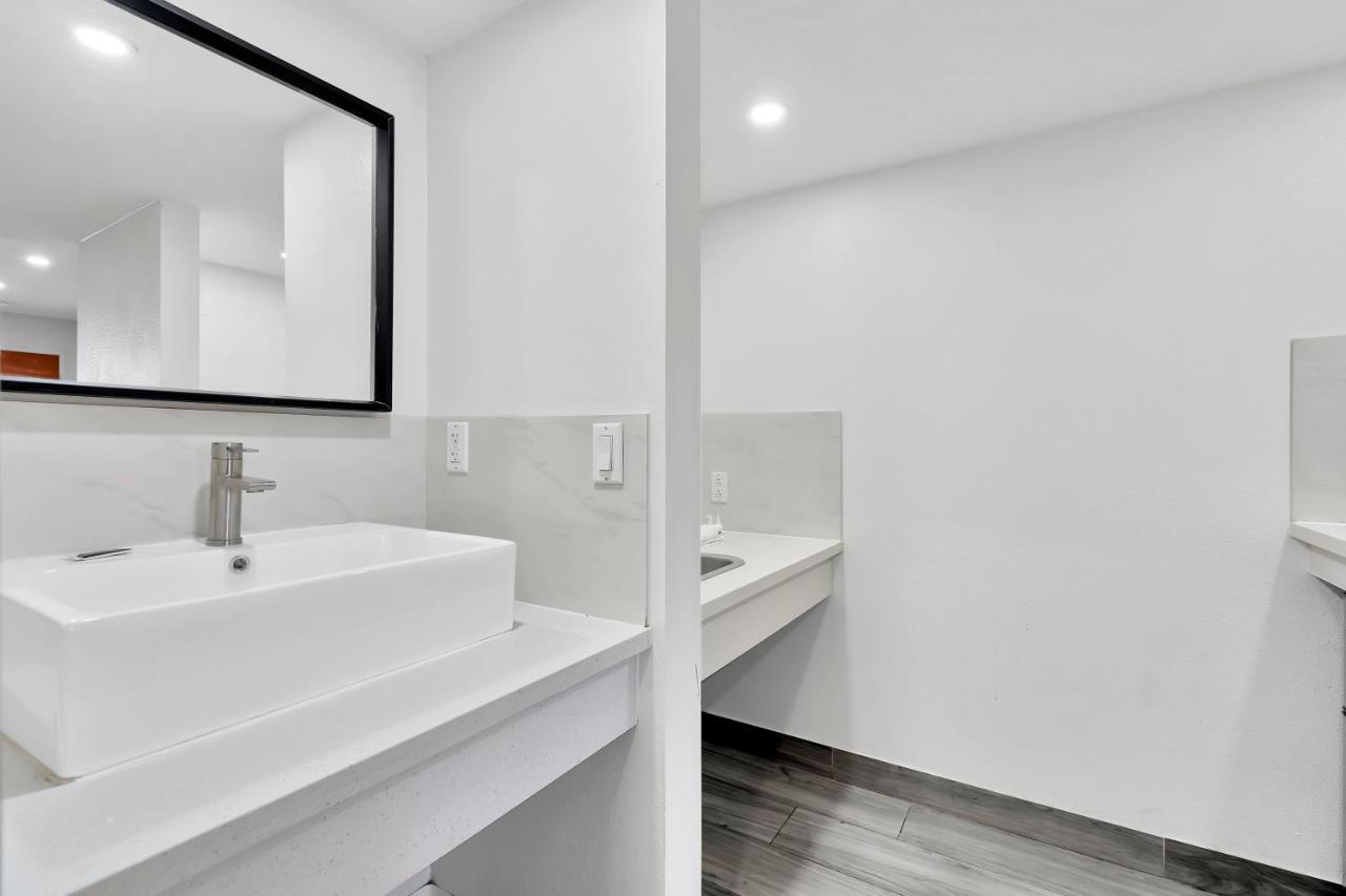 Lakewood Tradewinds Motel المظهر الخارجي الصورة